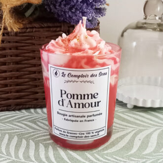 Bougie Chantilly Pomme d'Amour M