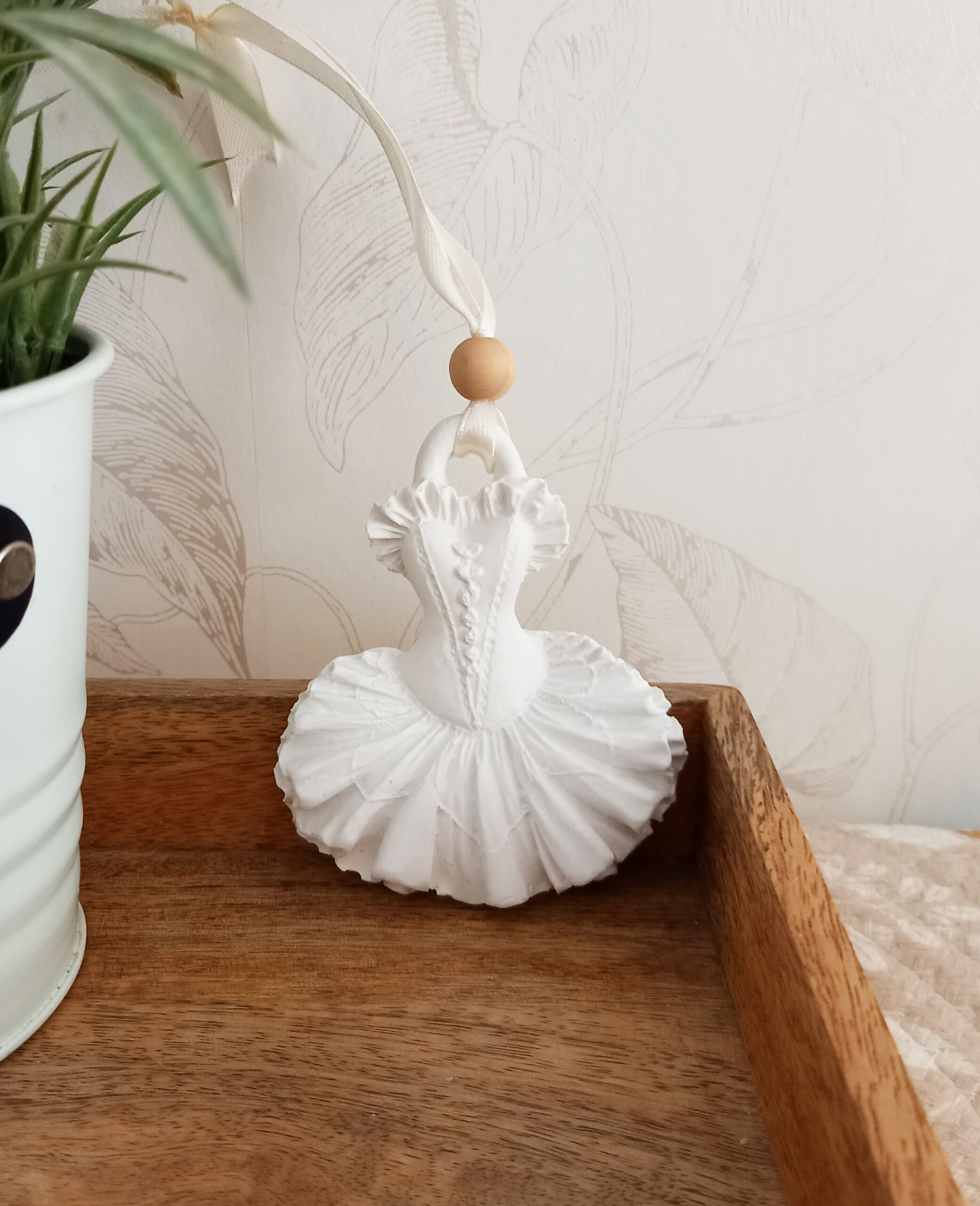Plâtre artisanal à parfumer Danseuse