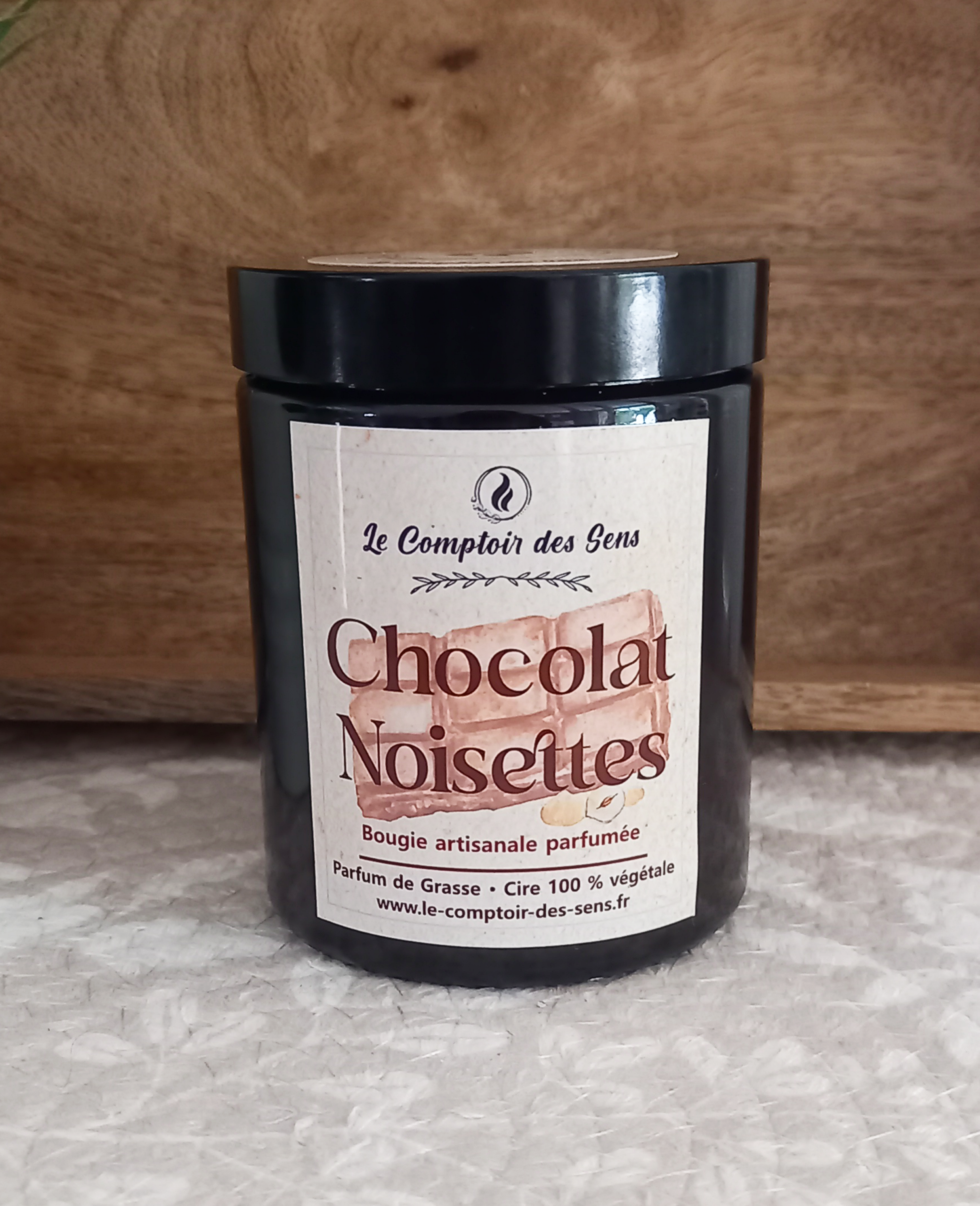 Bougie Classique Chocolat Noisettes M